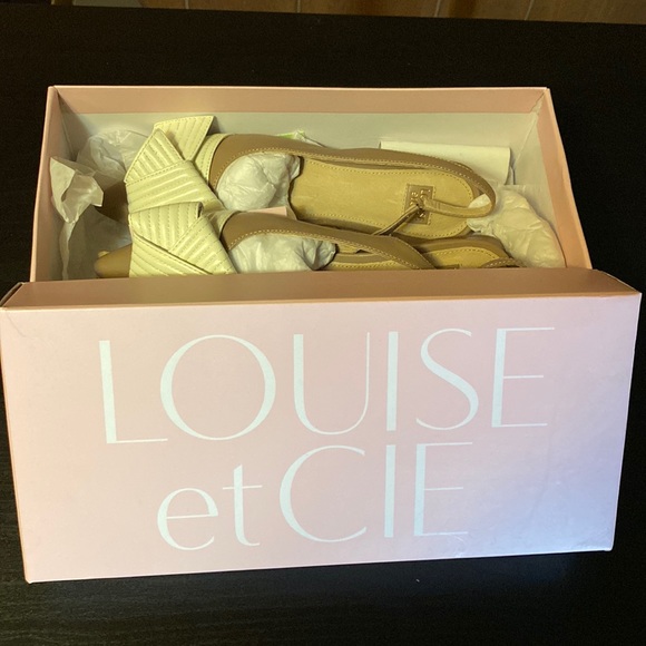 LOUISE et Cie flat shoes with white bow. Vince Camuto. Size 6 - Picture 2 of 6